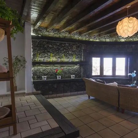 With Amazing Views, Jacuzzi And Private Pool Holiday home San Bartolome (Las Palmas)