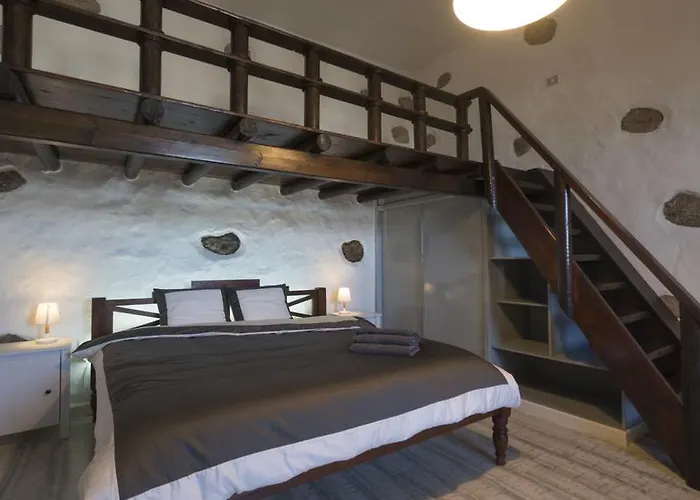 With Amazing Views, Jacuzzi And Private Pool Holiday home San Bartolome (Las Palmas)