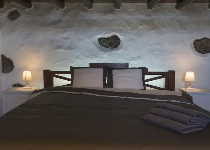 With Amazing Views, Jacuzzi And Private Pool Holiday home