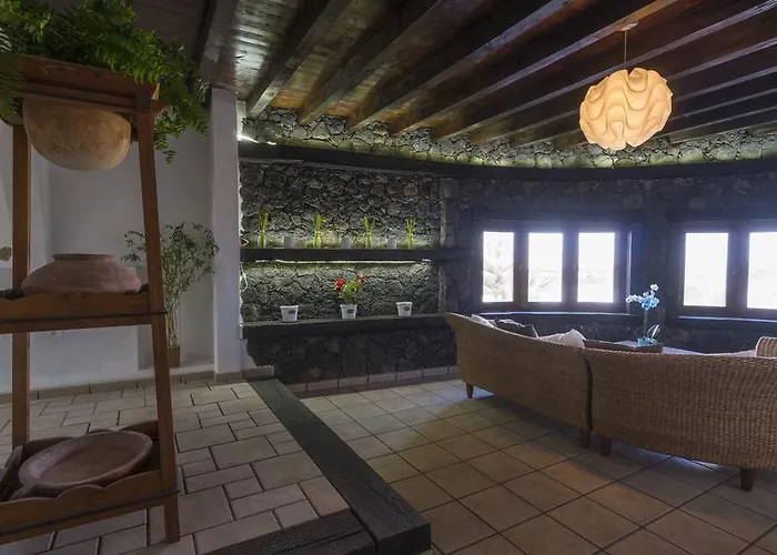 With Amazing Views, Jacuzzi And Private Pool Feriehus San Bartolomé