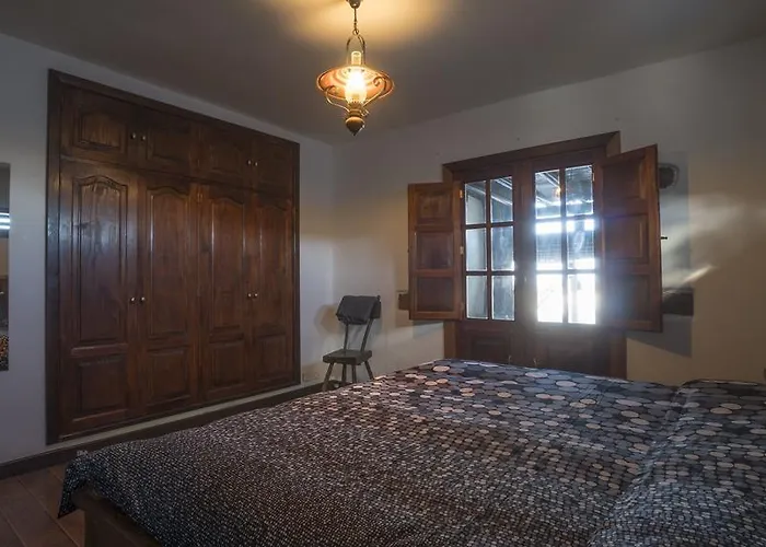 With Amazing Views, Jacuzzi And Private Pool Holiday home