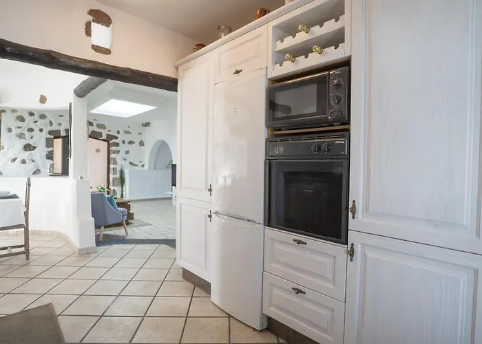 With Amazing Views, Jacuzzi And Private Pool *