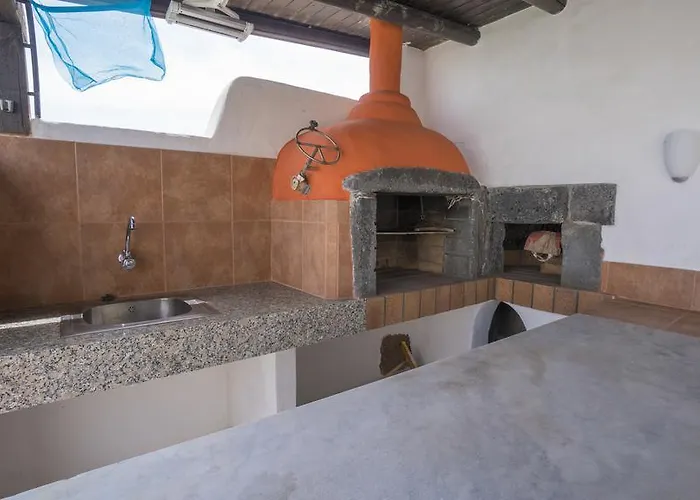 With Amazing Views, Jacuzzi And Private Pool San Bartolome (Las Palmas)