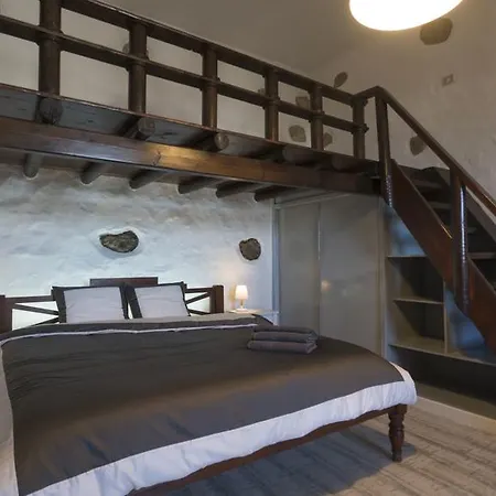 With Amazing Views, Jacuzzi And Private Pool Holiday home San Bartolome (Las Palmas)