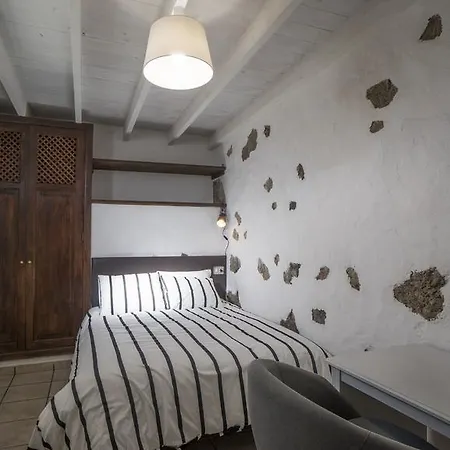 With Amazing Views, Jacuzzi And Private Pool Holiday home San Bartolome (Las Palmas)