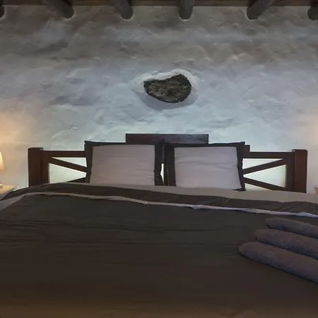 With Amazing Views, Jacuzzi And Private Pool Holiday home