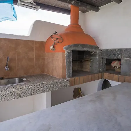 With Amazing Views, Jacuzzi And Private Pool San Bartolomé