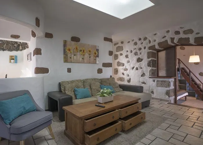 Σπίτι διακοπών With Amazing Views, Jacuzzi And Private Pool San Bartolomé