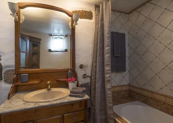 Σπίτι διακοπών With Amazing Views, Jacuzzi And Private Pool