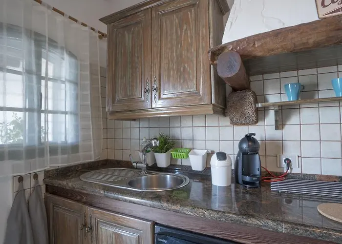 With Amazing Views, Jacuzzi And Private Pool *