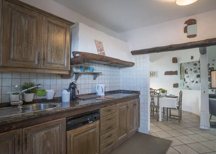 With Amazing Views, Jacuzzi And Private Pool * San Bartolomé