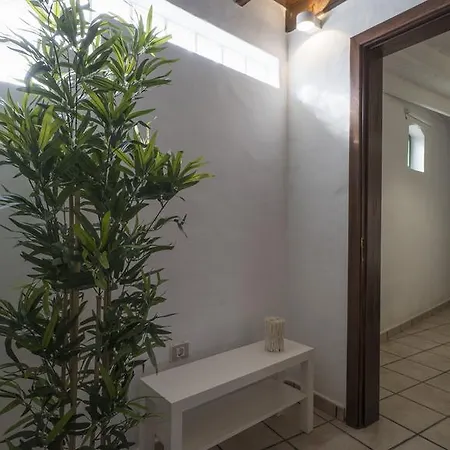 With Amazing Views, Jacuzzi And Private Pool *